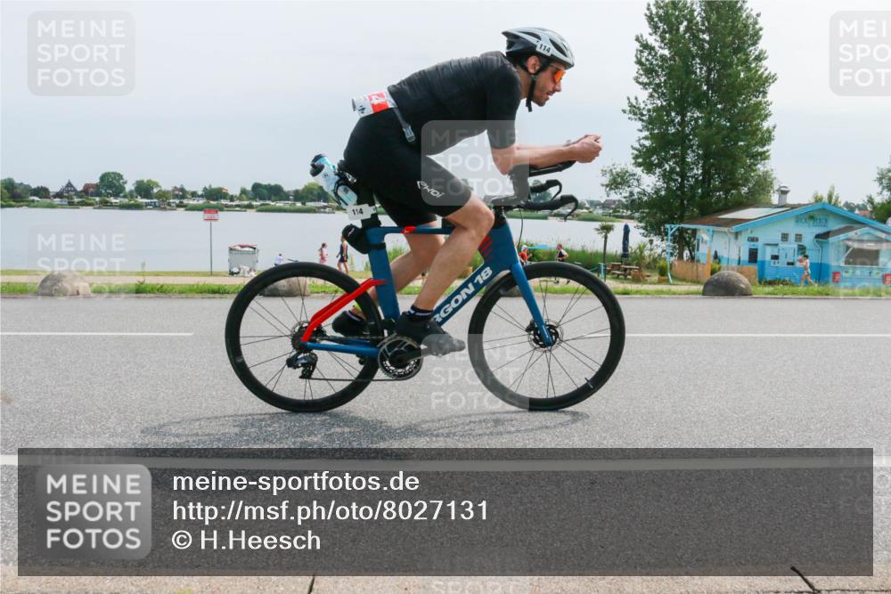 21.06.2025 - 27. Vierlanden-Triathlon H.Heesch http://msf.ph/oto/8027131 15.06.2025 11:20:35 Radfahren 114 meine-sportfotos.de
