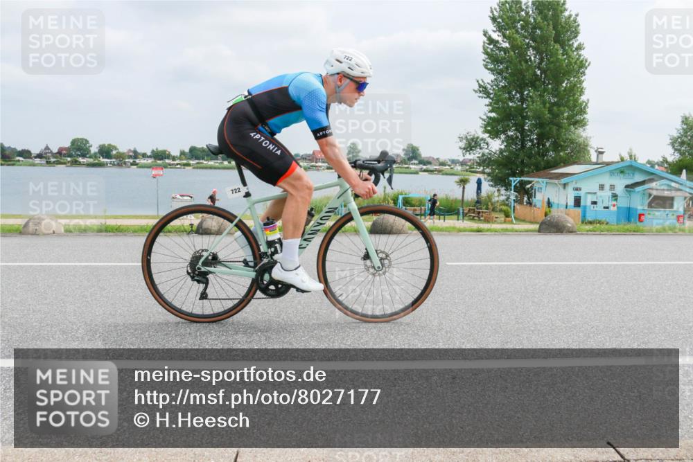 21.06.2025 - 27. Vierlanden-Triathlon H.Heesch http://msf.ph/oto/8027177 15.06.2025 12:19:17 Radfahren 722 meine-sportfotos.de