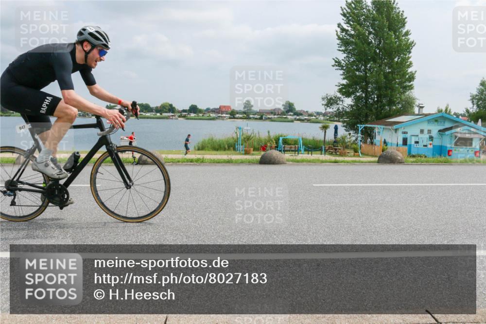 21.06.2025 - 27. Vierlanden-Triathlon H.Heesch http://msf.ph/oto/8027183 15.06.2025 12:19:32 Radfahren 637, 947 meine-sportfotos.de