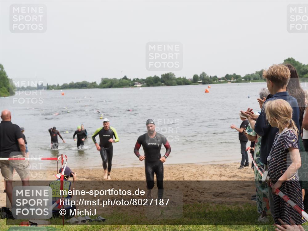 21.06.2025 - 27. Vierlanden-Triathlon MichiJ http://msf.ph/oto/8027187 15.06.2026 10:57:48 Schwimmen 686, 705, 738, 774 meine-sportfotos.de