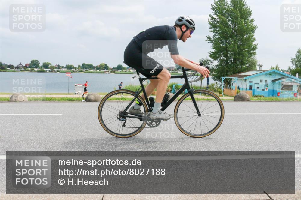 21.06.2025 - 27. Vierlanden-Triathlon H.Heesch http://msf.ph/oto/8027188 15.06.2025 12:19:32 Radfahren 637, 947 meine-sportfotos.de