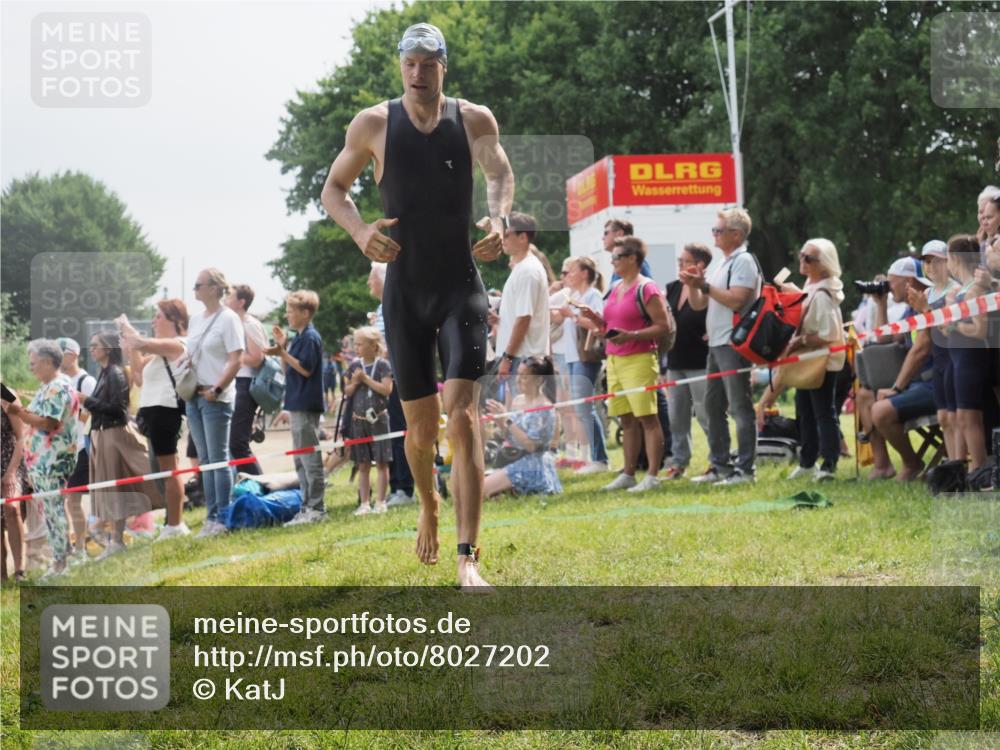 15.06.2025 - 27. Vierlanden-Triathlon KatJ http://msf.ph/oto/8027202 15.06.2025 11:00:46 Schwimmen 649, 678, 681, 699, 723 meine-sportfotos.de