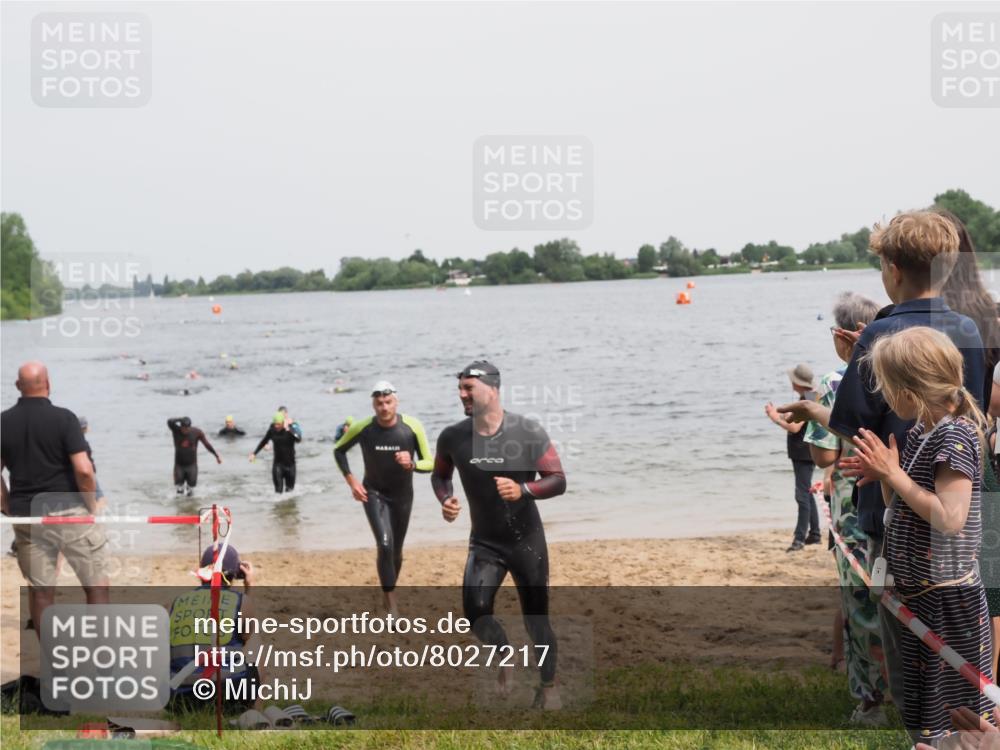 21.06.2025 - 27. Vierlanden-Triathlon MichiJ http://msf.ph/oto/8027217 15.06.2026 10:57:49 Schwimmen 686, 705, 738, 774 meine-sportfotos.de