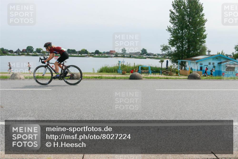 21.06.2025 - 27. Vierlanden-Triathlon H.Heesch http://msf.ph/oto/8027224 15.06.2025 11:20:53 Radfahren 237, 921, 952, 958, 962, 966 meine-sportfotos.de