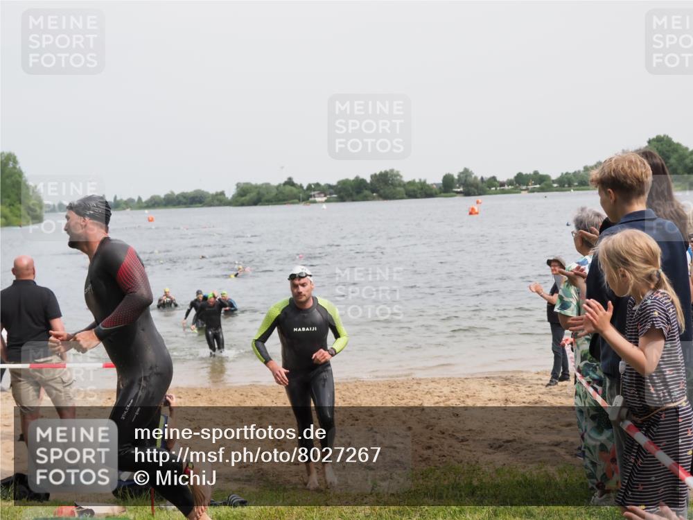 21.06.2025 - 27. Vierlanden-Triathlon MichiJ http://msf.ph/oto/8027267 15.06.2026 10:57:50 Schwimmen 686, 705, 738, 774 meine-sportfotos.de