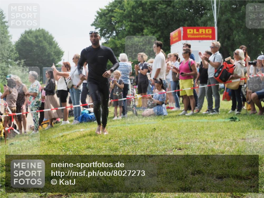 15.06.2025 - 27. Vierlanden-Triathlon KatJ http://msf.ph/oto/8027273 15.06.2025 11:00:48 Schwimmen 637, 649, 678, 681, 699, 723 meine-sportfotos.de