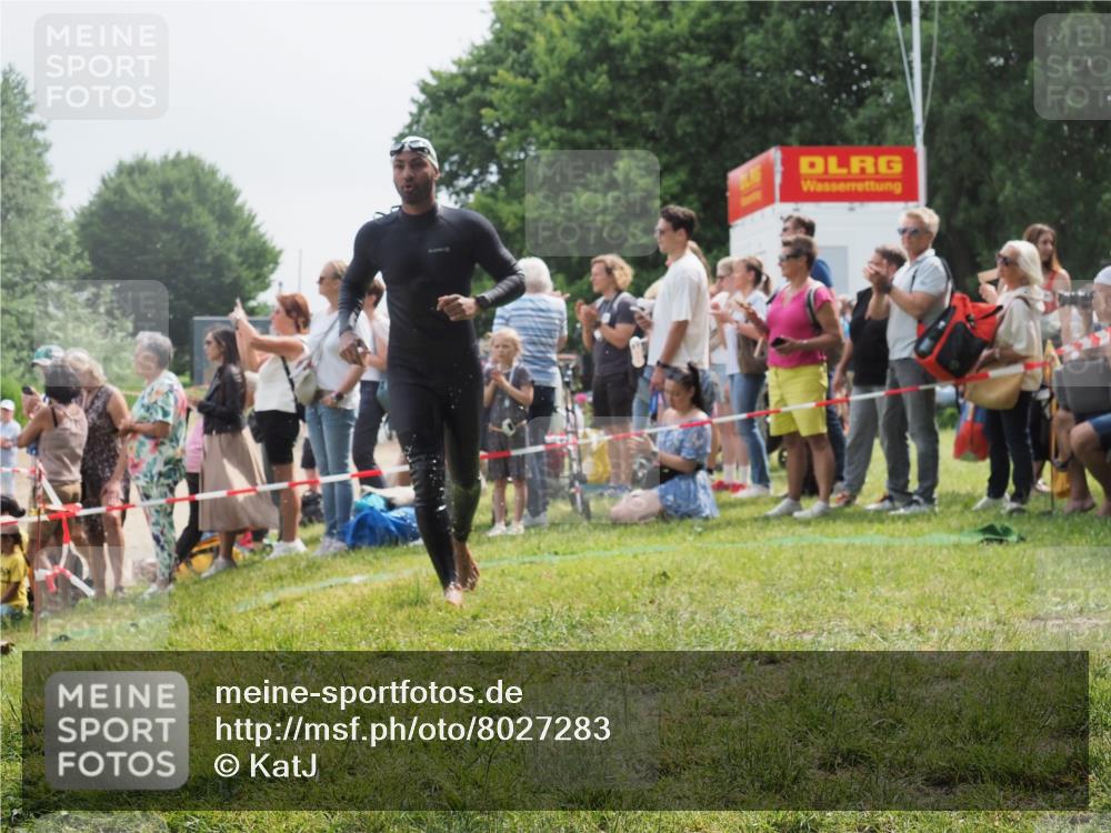 15.06.2025 - 27. Vierlanden-Triathlon KatJ http://msf.ph/oto/8027283 15.06.2025 11:00:48 Schwimmen 637, 649, 678, 681, 699, 723 meine-sportfotos.de