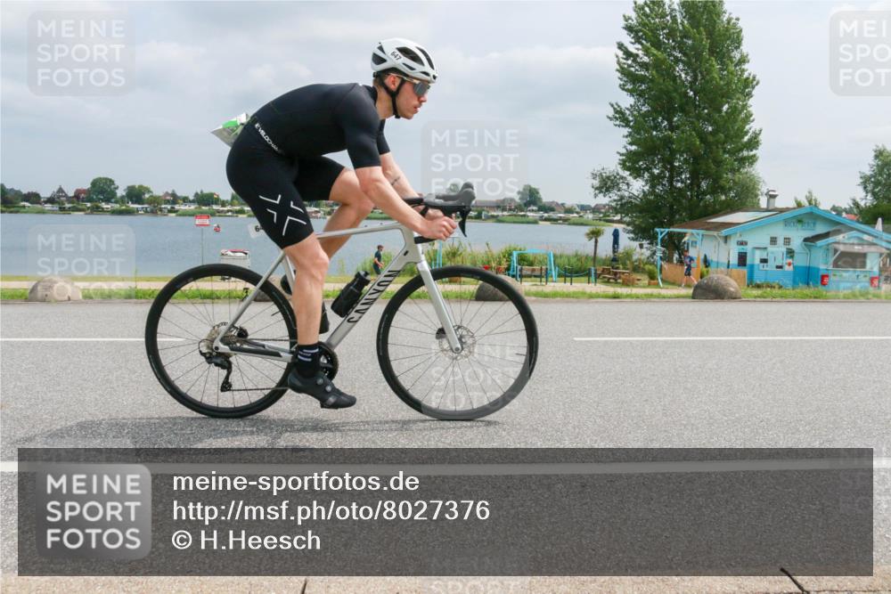 21.06.2025 - 27. Vierlanden-Triathlon H.Heesch http://msf.ph/oto/8027376 15.06.2025 12:19:40 Radfahren 637, 646, 647, 844, 855, 953 meine-sportfotos.de
