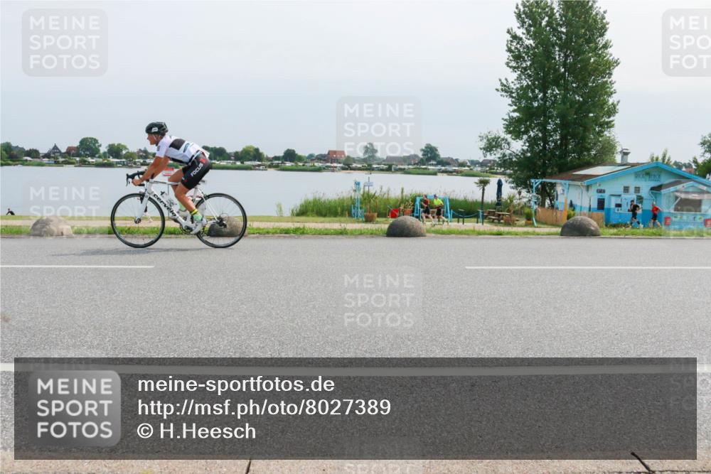 21.06.2025 - 27. Vierlanden-Triathlon H.Heesch http://msf.ph/oto/8027389 15.06.2025 11:21:26 Radfahren 209, 248 meine-sportfotos.de