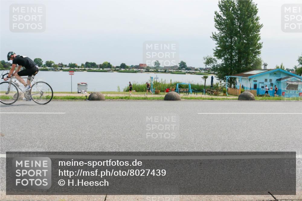 21.06.2025 - 27. Vierlanden-Triathlon H.Heesch http://msf.ph/oto/8027439 15.06.2025 11:21:45 Radfahren 671, 719 meine-sportfotos.de