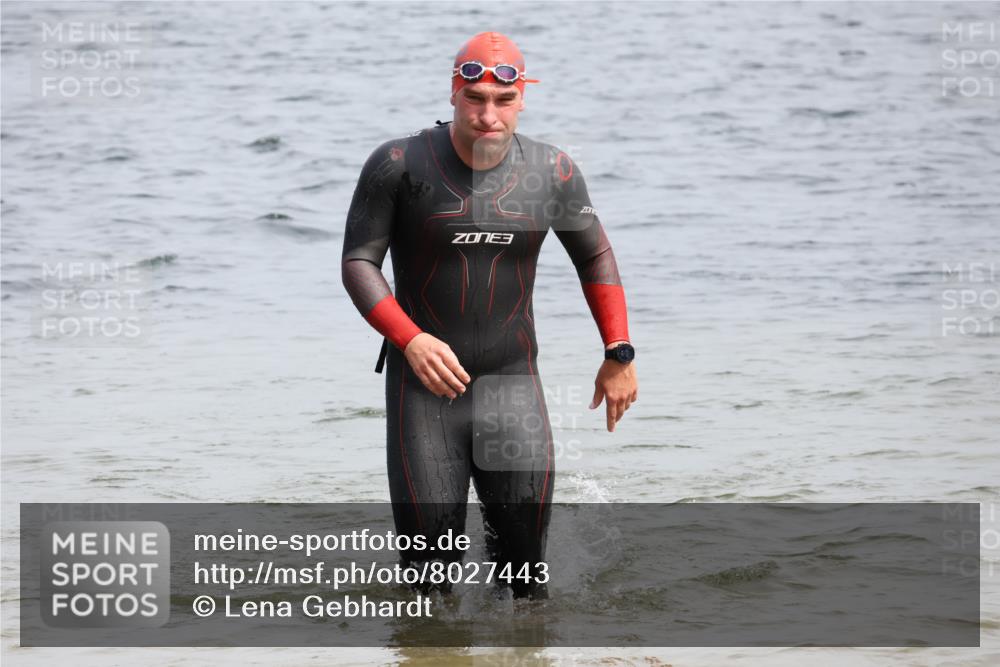 15.06.2025 - 27. Vierlanden-Triathlon Lena Gebhardt http://msf.ph/oto/8027443 15.06.2025 11:00:30 Schwimmen 646, 649, 662, 714, 723, 731 meine-sportfotos.de