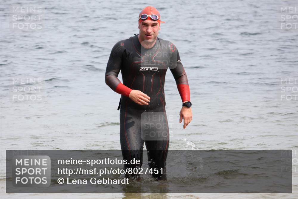 15.06.2025 - 27. Vierlanden-Triathlon Lena Gebhardt http://msf.ph/oto/8027451 15.06.2025 11:00:30 Schwimmen 646, 649, 662, 714, 723, 731 meine-sportfotos.de
