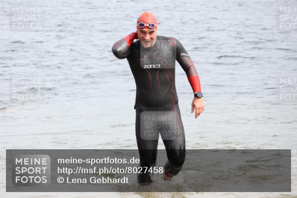 15.06.2025 - 27. Vierlanden-Triathlon Lena Gebhardt http://msf.ph/oto/8027458 15.06.2025 11:00:30 Schwimmen 646, 649, 662, 714, 723, 731 meine-sportfotos.de