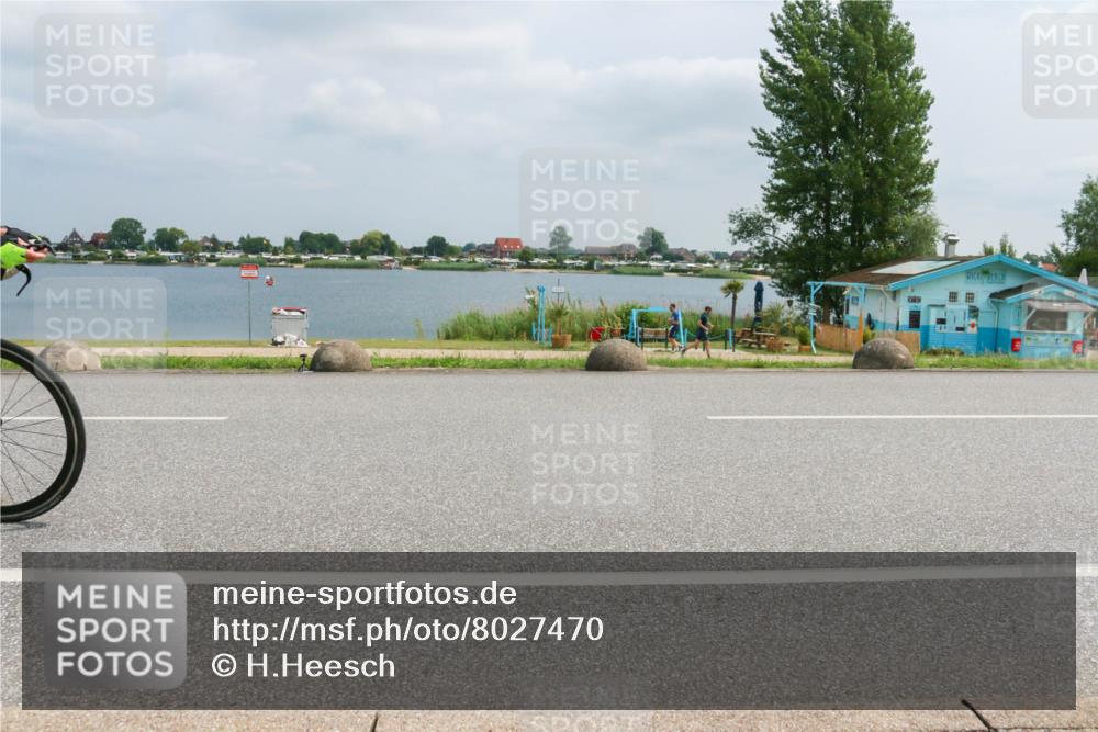 21.06.2025 - 27. Vierlanden-Triathlon H.Heesch http://msf.ph/oto/8027470 15.06.2025 12:19:42 Radfahren 647, 844, 855, 953 meine-sportfotos.de