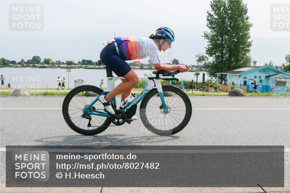 21.06.2025 - 27. Vierlanden-Triathlon H.Heesch http://msf.ph/oto/8027482 15.06.2025 11:21:55 Radfahren 225 meine-sportfotos.de