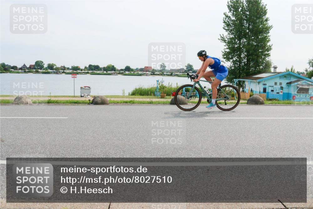 15.06.2025 - 27. Vierlanden-Triathlon H.Heesch http://msf.ph/oto/8027510 15.06.2025 10:28:22 Radfahren 242, 405, 536, 568 meine-sportfotos.de