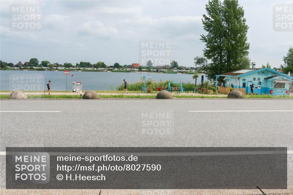 21.06.2025 - 27. Vierlanden-Triathlon H.Heesch http://msf.ph/oto/8027590 15.06.2025 12:19:45 Radfahren 678, 844, 855 meine-sportfotos.de