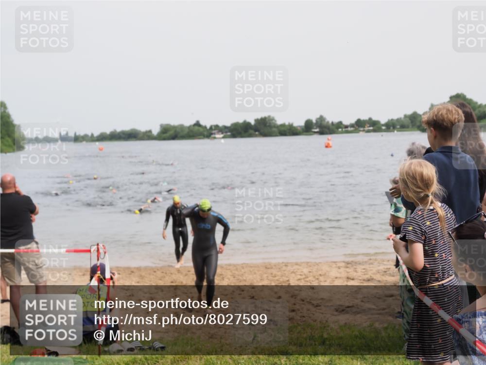 21.06.2025 - 27. Vierlanden-Triathlon MichiJ http://msf.ph/oto/8027599 15.06.2026 10:58:05 Schwimmen 640, 647, 762 meine-sportfotos.de