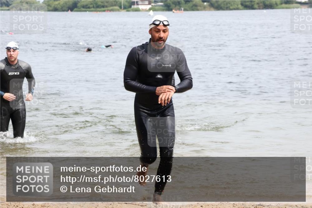 15.06.2025 - 27. Vierlanden-Triathlon Lena Gebhardt http://msf.ph/oto/8027613 15.06.2025 11:00:43 Schwimmen 637, 649, 678, 681, 699, 723, 746 meine-sportfotos.de