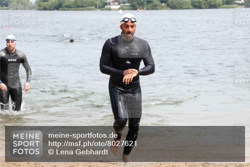 15.06.2025 - 27. Vierlanden-Triathlon Lena Gebhardt http://msf.ph/oto/8027621 15.06.2025 11:00:43 Schwimmen 637, 649, 678, 681, 699, 723, 746 meine-sportfotos.de