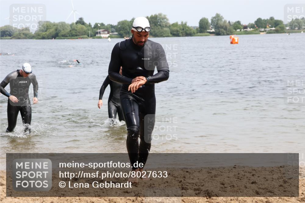 15.06.2025 - 27. Vierlanden-Triathlon Lena Gebhardt http://msf.ph/oto/8027633 15.06.2025 11:00:44 Schwimmen 637, 649, 678, 681, 699, 723, 746 meine-sportfotos.de
