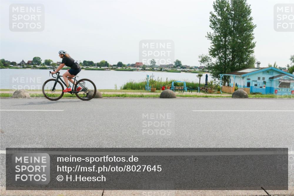 15.06.2025 - 27. Vierlanden-Triathlon H.Heesch http://msf.ph/oto/8027645 15.06.2025 10:28:31 Radfahren 108, 138, 519 meine-sportfotos.de