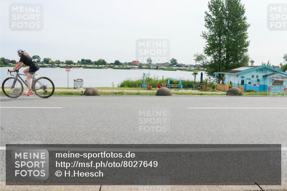 15.06.2025 - 27. Vierlanden-Triathlon H.Heesch http://msf.ph/oto/8027649 15.06.2025 10:28:32 Radfahren 108, 138, 519, 535 meine-sportfotos.de