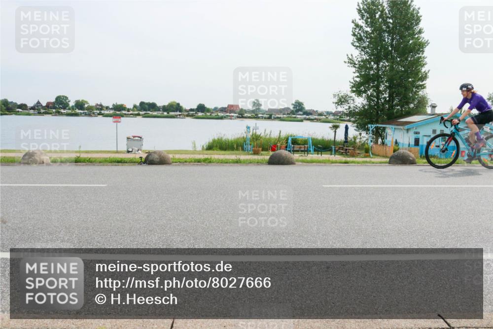 15.06.2025 - 27. Vierlanden-Triathlon H.Heesch http://msf.ph/oto/8027666 15.06.2025 10:28:32 Radfahren 108, 138, 519, 535 meine-sportfotos.de