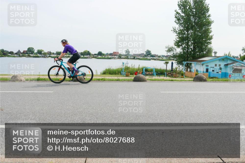15.06.2025 - 27. Vierlanden-Triathlon H.Heesch http://msf.ph/oto/8027688 15.06.2025 10:28:33 Radfahren 138, 519, 532, 535 meine-sportfotos.de