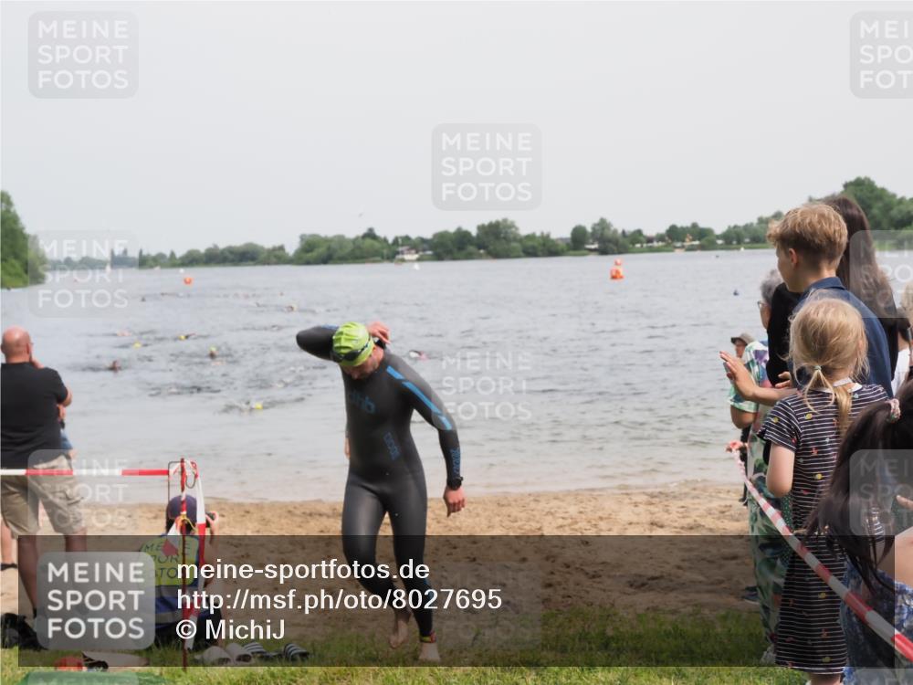 21.06.2025 - 27. Vierlanden-Triathlon MichiJ http://msf.ph/oto/8027695 15.06.2026 10:58:06 Schwimmen 640, 647, 762 meine-sportfotos.de