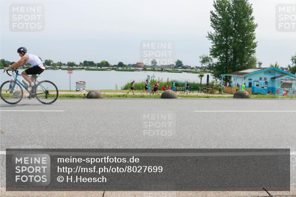 21.06.2025 - 27. Vierlanden-Triathlon H.Heesch http://msf.ph/oto/8027699 15.06.2025 11:22:20 Radfahren 19, 207, 767 meine-sportfotos.de