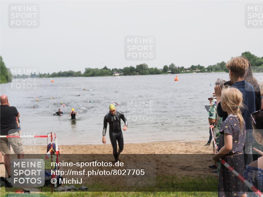 21.06.2025 - 27. Vierlanden-Triathlon MichiJ http://msf.ph/oto/8027705 15.06.2026 10:58:08 Schwimmen 640, 647, 762 meine-sportfotos.de