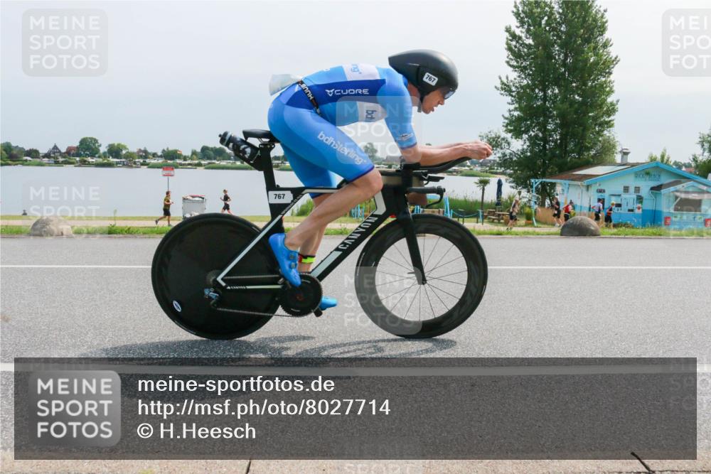 21.06.2025 - 27. Vierlanden-Triathlon H.Heesch http://msf.ph/oto/8027714 15.06.2025 11:22:24 Radfahren 19, 218, 767 meine-sportfotos.de