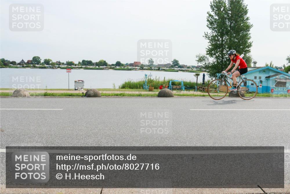 15.06.2025 - 27. Vierlanden-Triathlon H.Heesch http://msf.ph/oto/8027716 15.06.2025 10:28:33 Radfahren 138, 519, 532, 535 meine-sportfotos.de