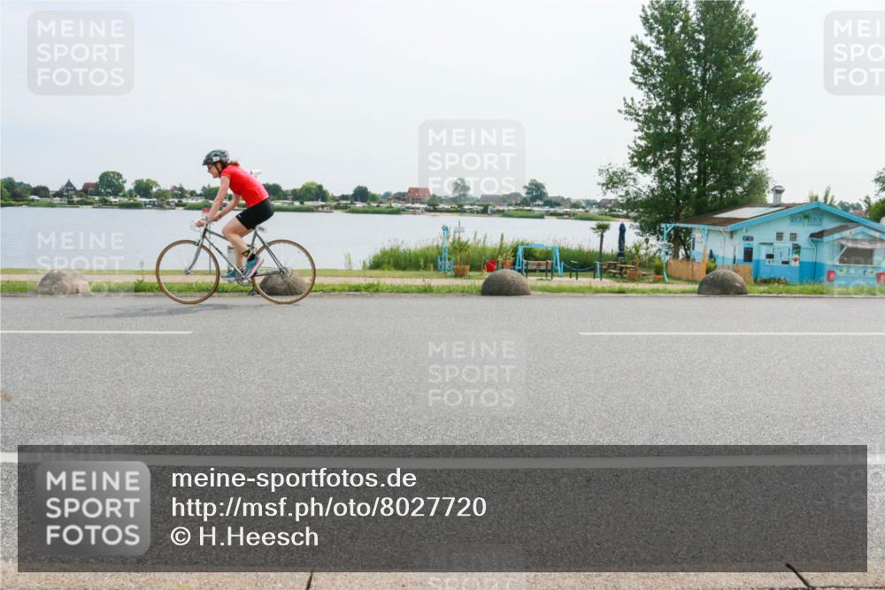 15.06.2025 - 27. Vierlanden-Triathlon H.Heesch http://msf.ph/oto/8027720 15.06.2025 10:28:34 Radfahren 138, 519, 532, 535 meine-sportfotos.de