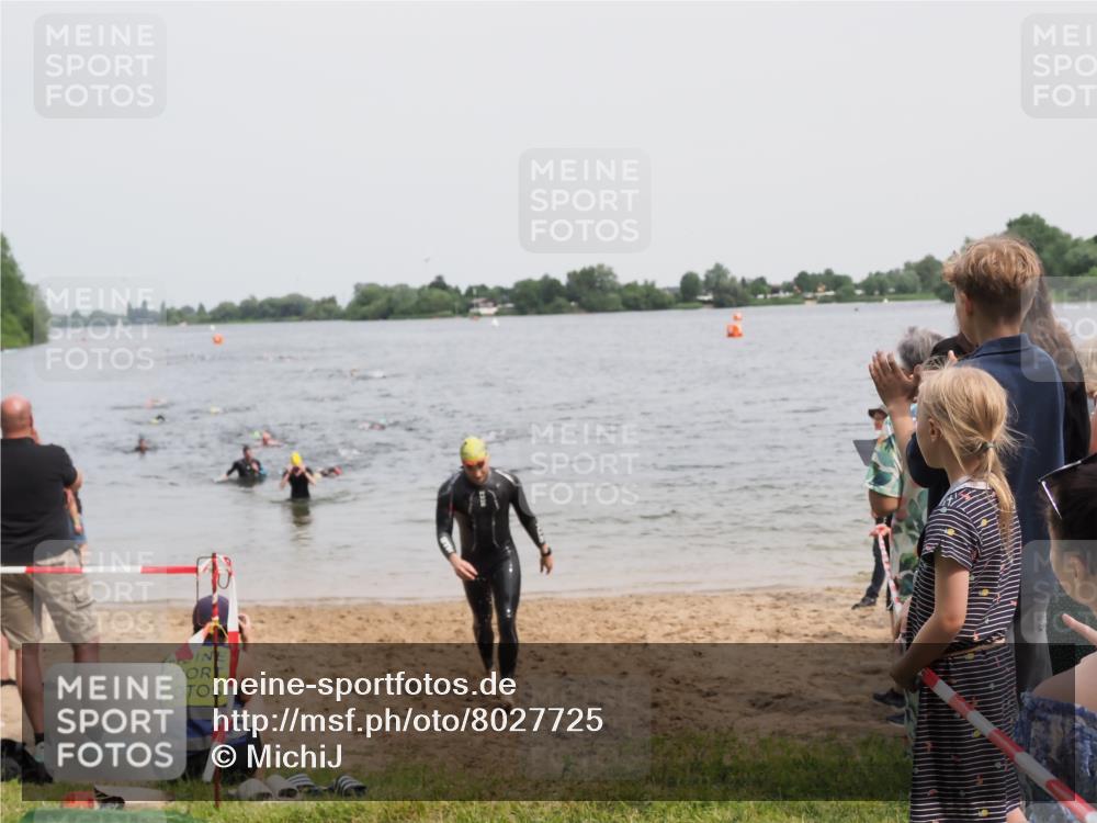 21.06.2025 - 27. Vierlanden-Triathlon MichiJ http://msf.ph/oto/8027725 15.06.2026 10:58:09 Schwimmen 640, 762, 769 meine-sportfotos.de