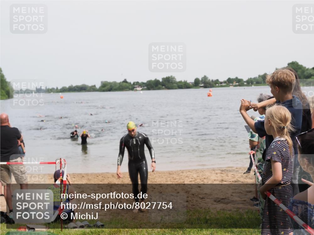 21.06.2025 - 27. Vierlanden-Triathlon MichiJ http://msf.ph/oto/8027754 15.06.2026 10:58:09 Schwimmen 640, 762, 769 meine-sportfotos.de
