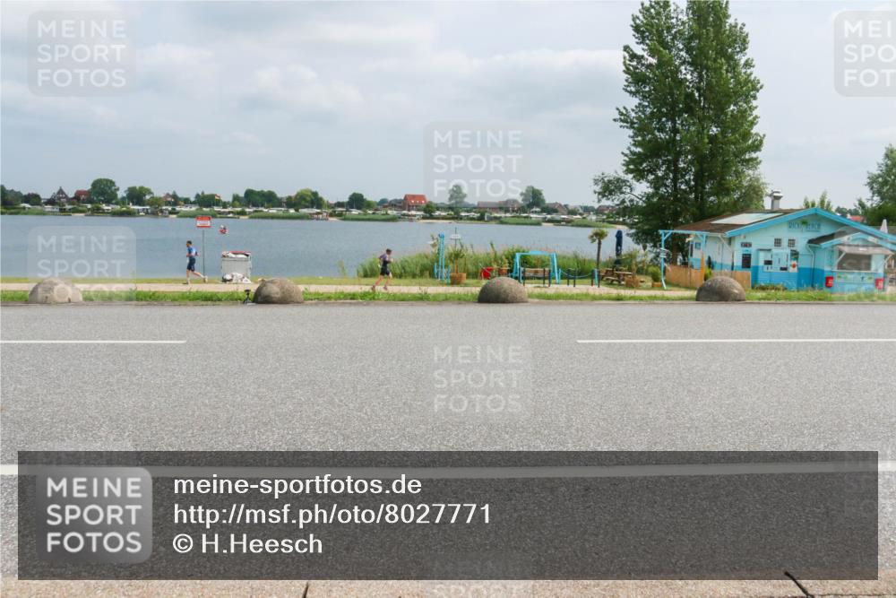 21.06.2025 - 27. Vierlanden-Triathlon H.Heesch http://msf.ph/oto/8027771 15.06.2025 12:19:48 Radfahren 678, 743, 903 meine-sportfotos.de