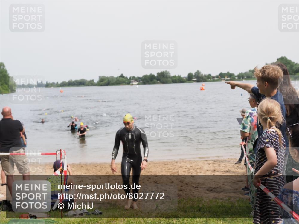 21.06.2025 - 27. Vierlanden-Triathlon MichiJ http://msf.ph/oto/8027772 15.06.2026 10:58:10 Schwimmen 640, 762, 769 meine-sportfotos.de