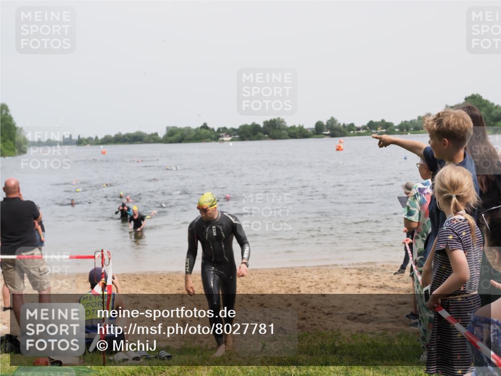 21.06.2025 - 27. Vierlanden-Triathlon MichiJ http://msf.ph/oto/8027781 15.06.2026 10:58:10 Schwimmen 640, 762, 769 meine-sportfotos.de
