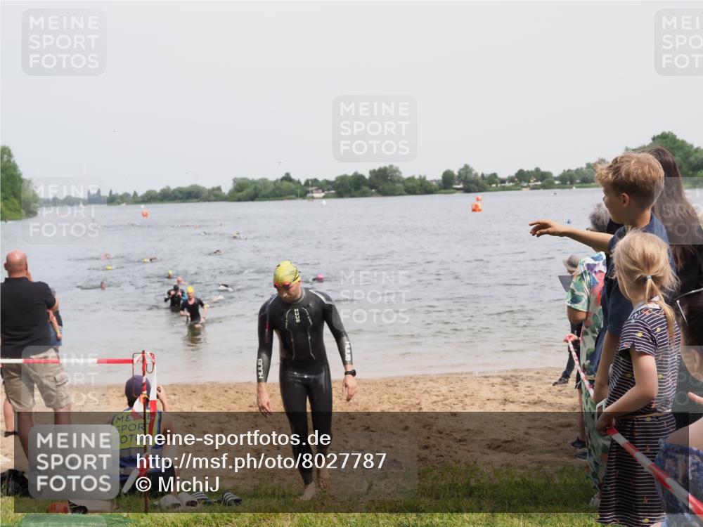 21.06.2025 - 27. Vierlanden-Triathlon MichiJ http://msf.ph/oto/8027787 15.06.2026 10:58:10 Schwimmen 640, 762, 769 meine-sportfotos.de