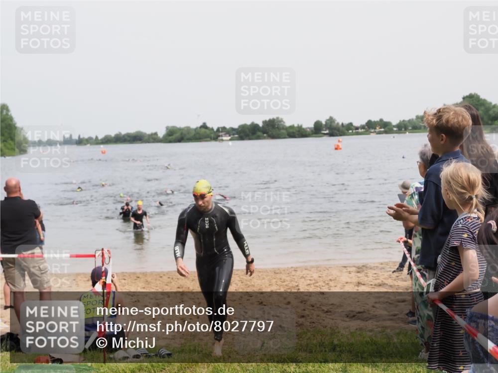 21.06.2025 - 27. Vierlanden-Triathlon MichiJ http://msf.ph/oto/8027797 15.06.2026 10:58:10 Schwimmen 640, 762, 769 meine-sportfotos.de
