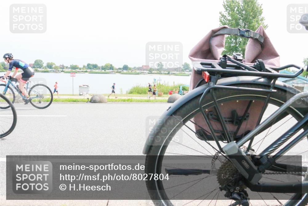 21.06.2025 - 27. Vierlanden-Triathlon H.Heesch http://msf.ph/oto/8027804 15.06.2025 11:22:28 Radfahren 218, 767, 920 meine-sportfotos.de