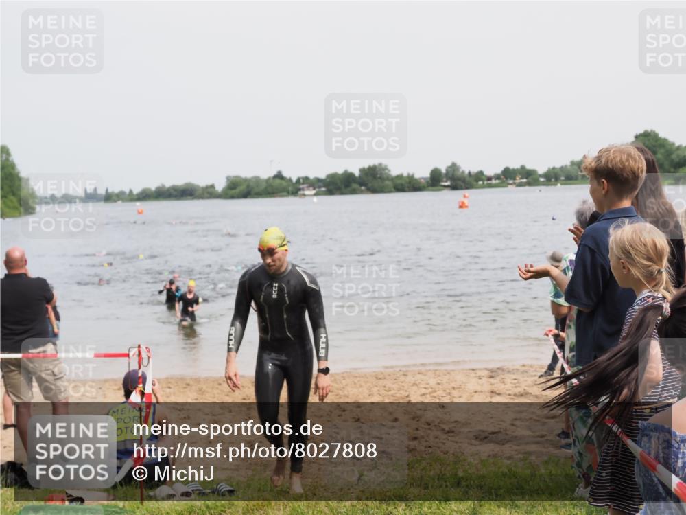 21.06.2025 - 27. Vierlanden-Triathlon MichiJ http://msf.ph/oto/8027808 15.06.2026 10:58:11 Schwimmen 640, 762, 769 meine-sportfotos.de