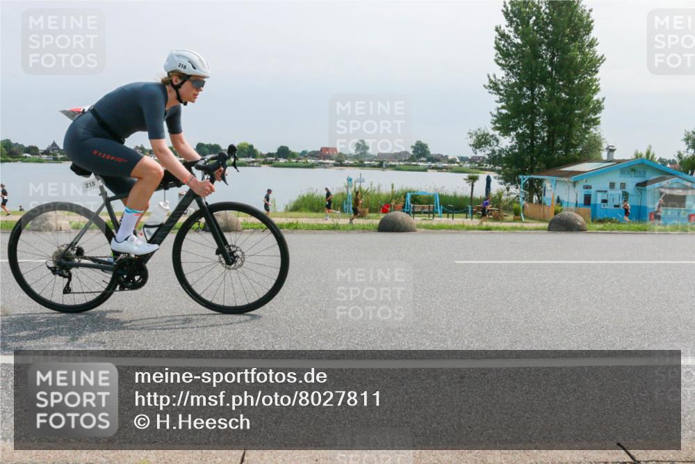 21.06.2025 - 27. Vierlanden-Triathlon H.Heesch http://msf.ph/oto/8027811 15.06.2025 11:22:28 Radfahren 218, 767, 920 meine-sportfotos.de