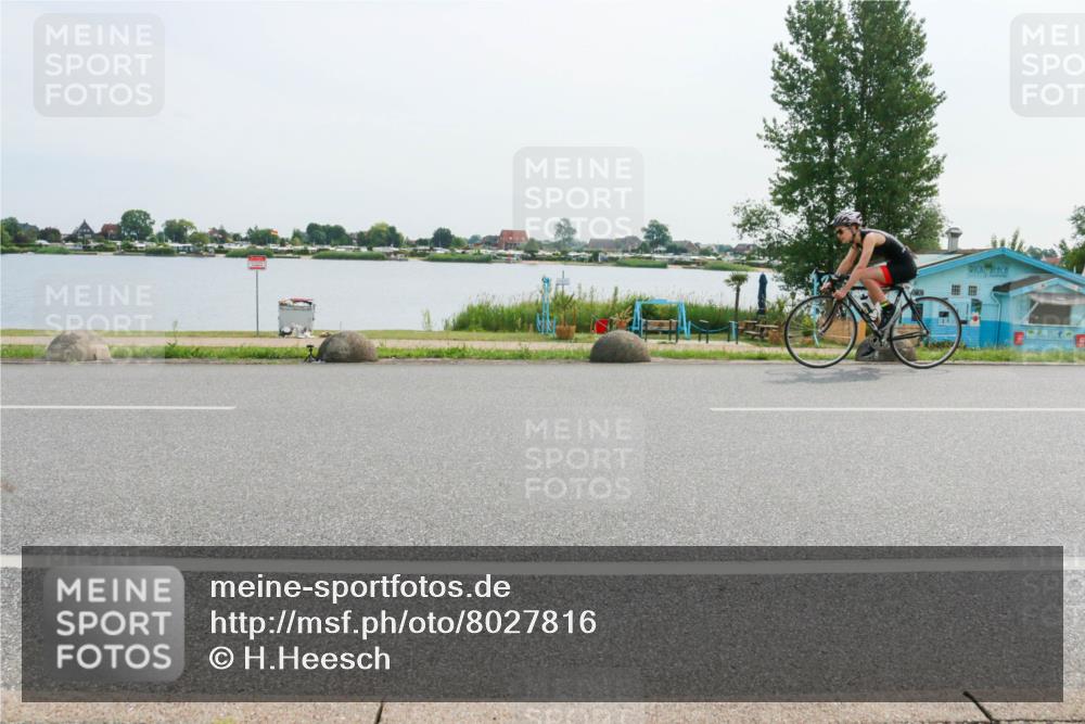 15.06.2025 - 27. Vierlanden-Triathlon H.Heesch http://msf.ph/oto/8027816 15.06.2025 10:28:36 Radfahren 138, 519, 532, 535, 569 meine-sportfotos.de