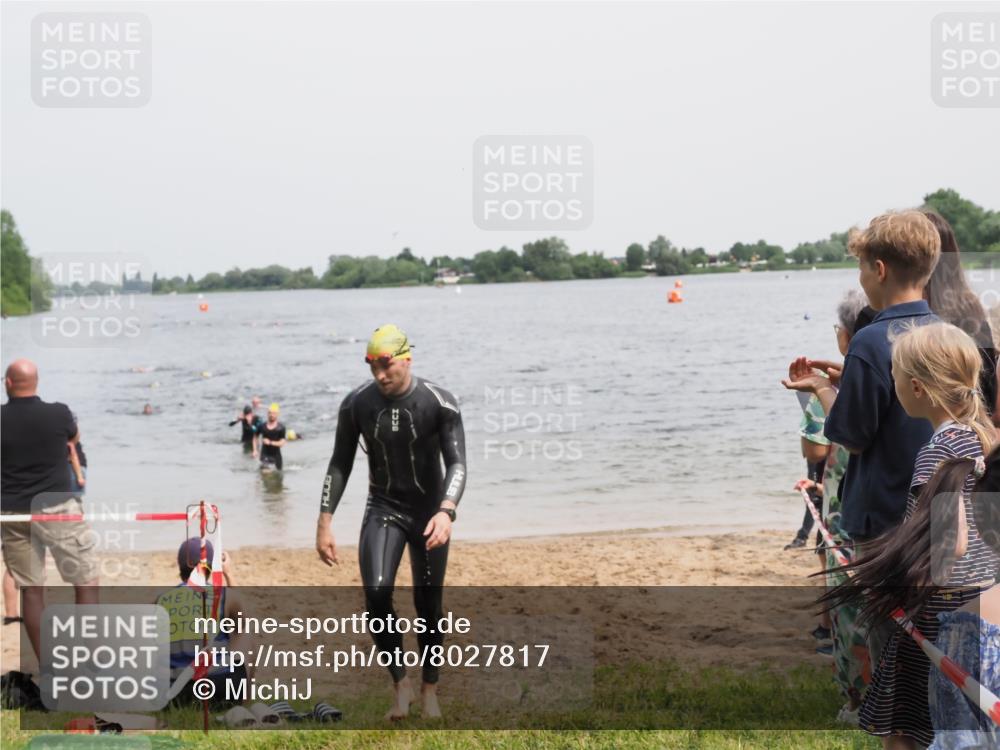 21.06.2025 - 27. Vierlanden-Triathlon MichiJ http://msf.ph/oto/8027817 15.06.2026 10:58:11 Schwimmen 640, 762, 769 meine-sportfotos.de
