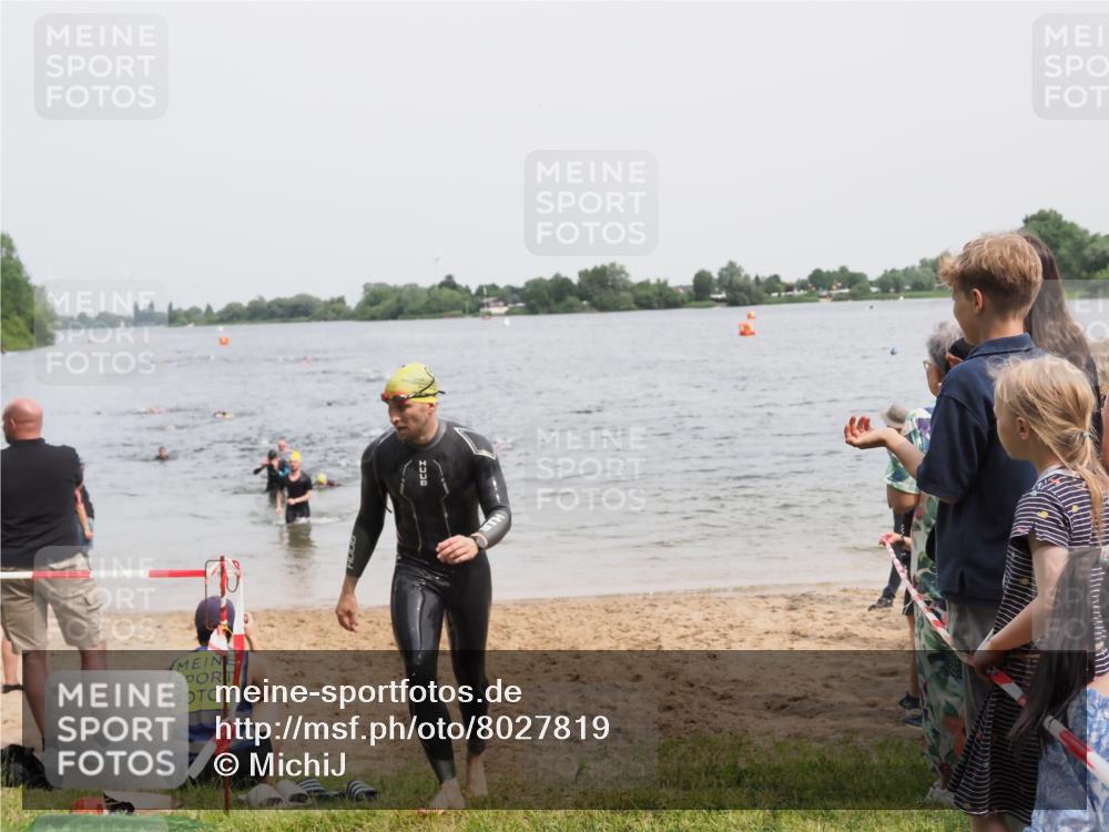 21.06.2025 - 27. Vierlanden-Triathlon MichiJ http://msf.ph/oto/8027819 15.06.2026 10:58:11 Schwimmen 640, 762, 769 meine-sportfotos.de
