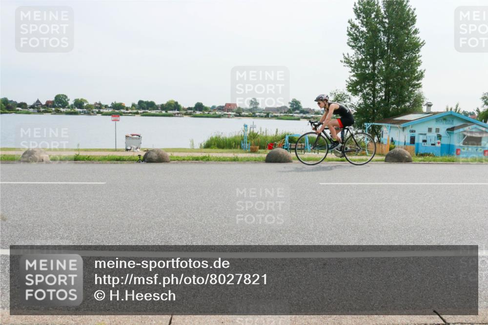 15.06.2025 - 27. Vierlanden-Triathlon H.Heesch http://msf.ph/oto/8027821 15.06.2025 10:28:36 Radfahren 138, 519, 532, 535, 569 meine-sportfotos.de