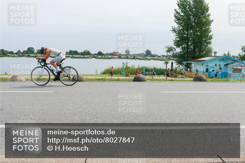 21.06.2025 - 27. Vierlanden-Triathlon H.Heesch http://msf.ph/oto/8027847 15.06.2025 11:22:30 Radfahren 198, 218, 920 meine-sportfotos.de